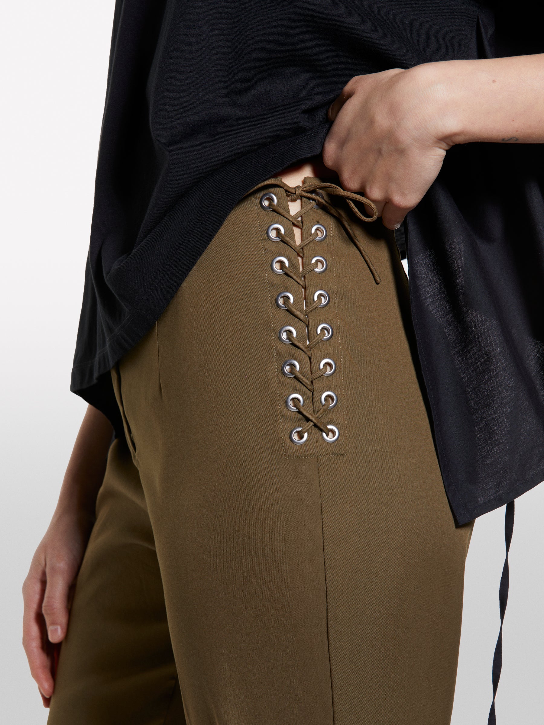 Calças verde militar com atilhos - ucb_image_FY