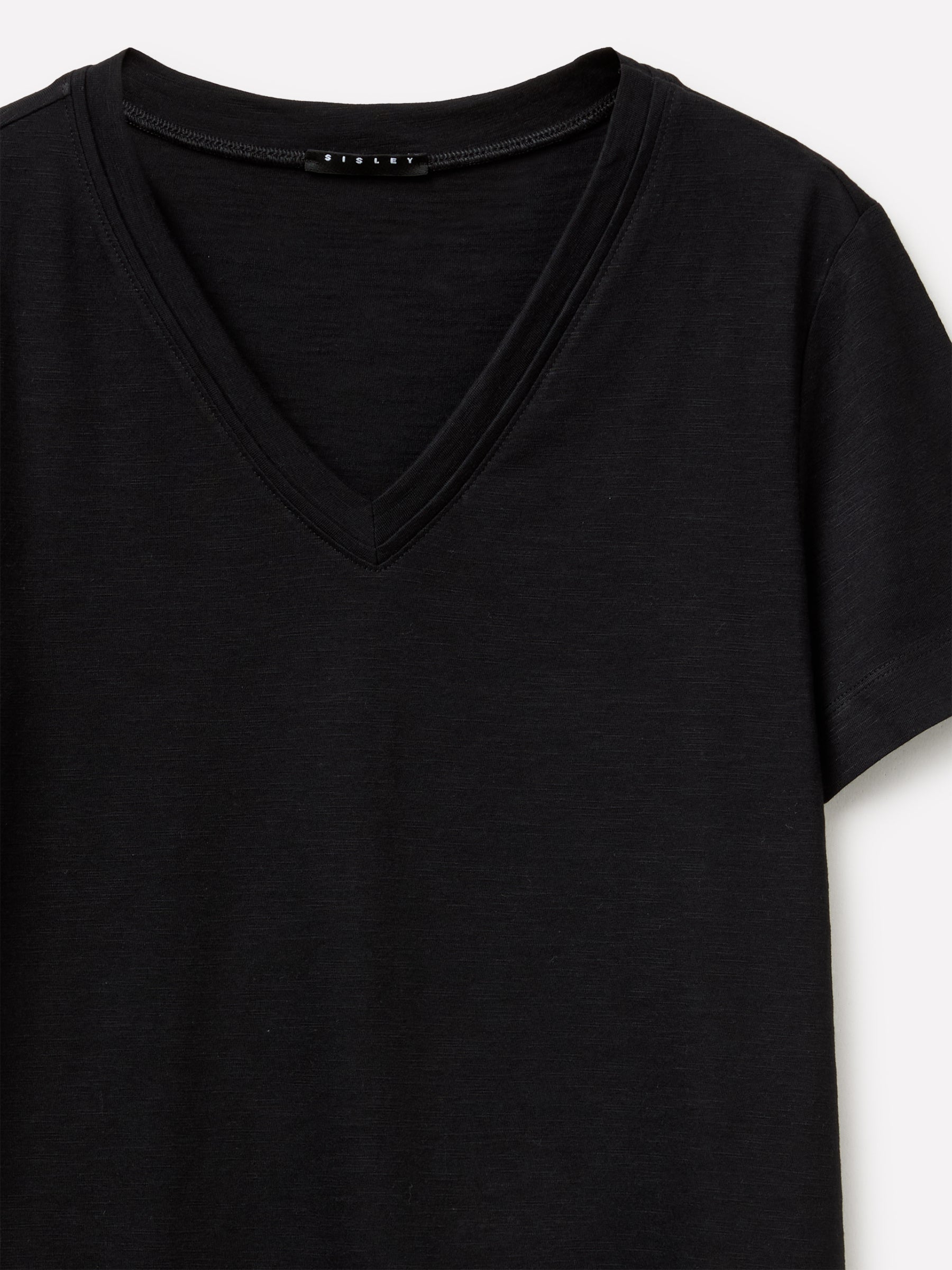 Camiseta com decote em V - ucb_image_DS1