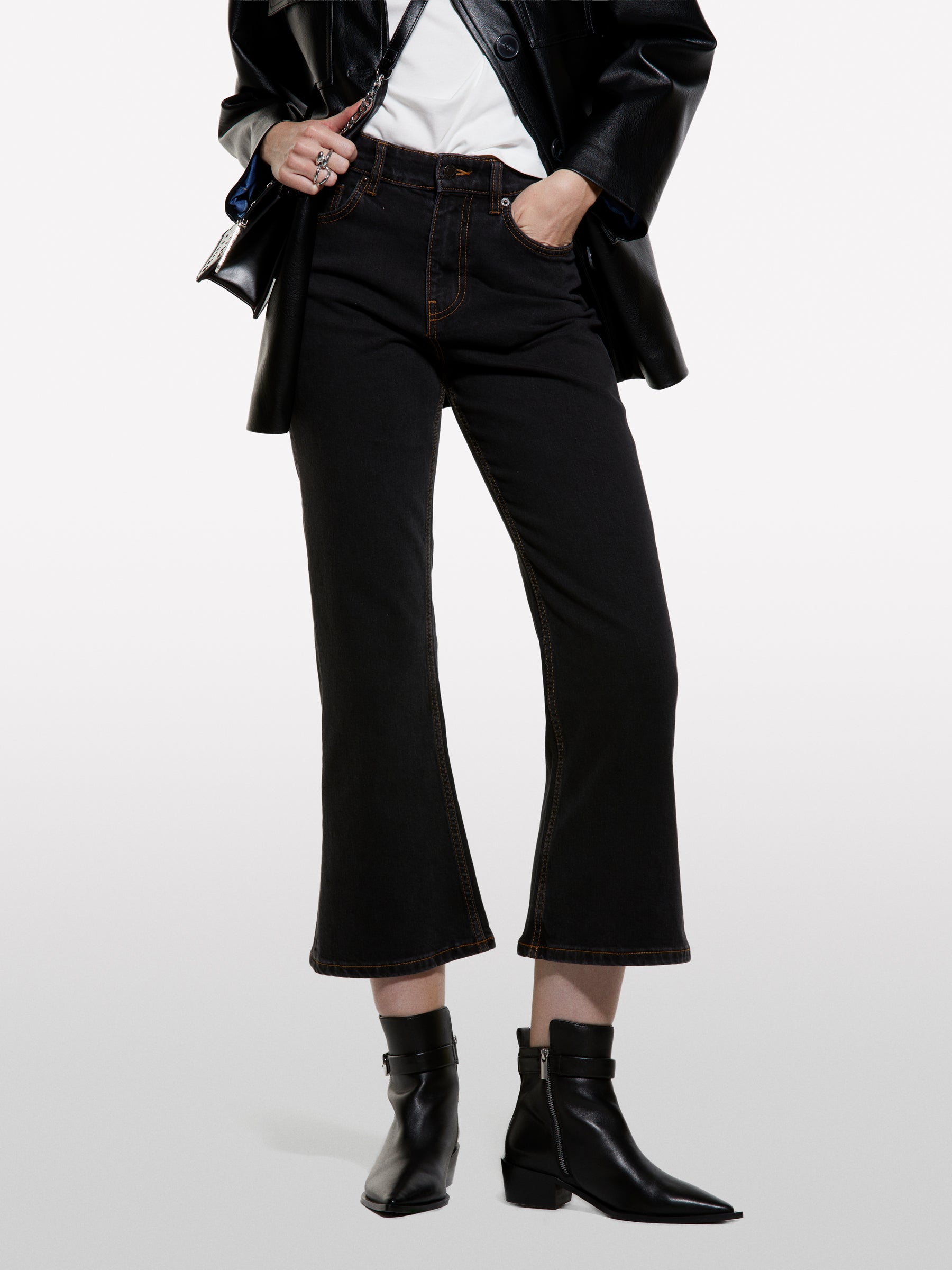 Jeans bootcut preto - ucb_image_FY