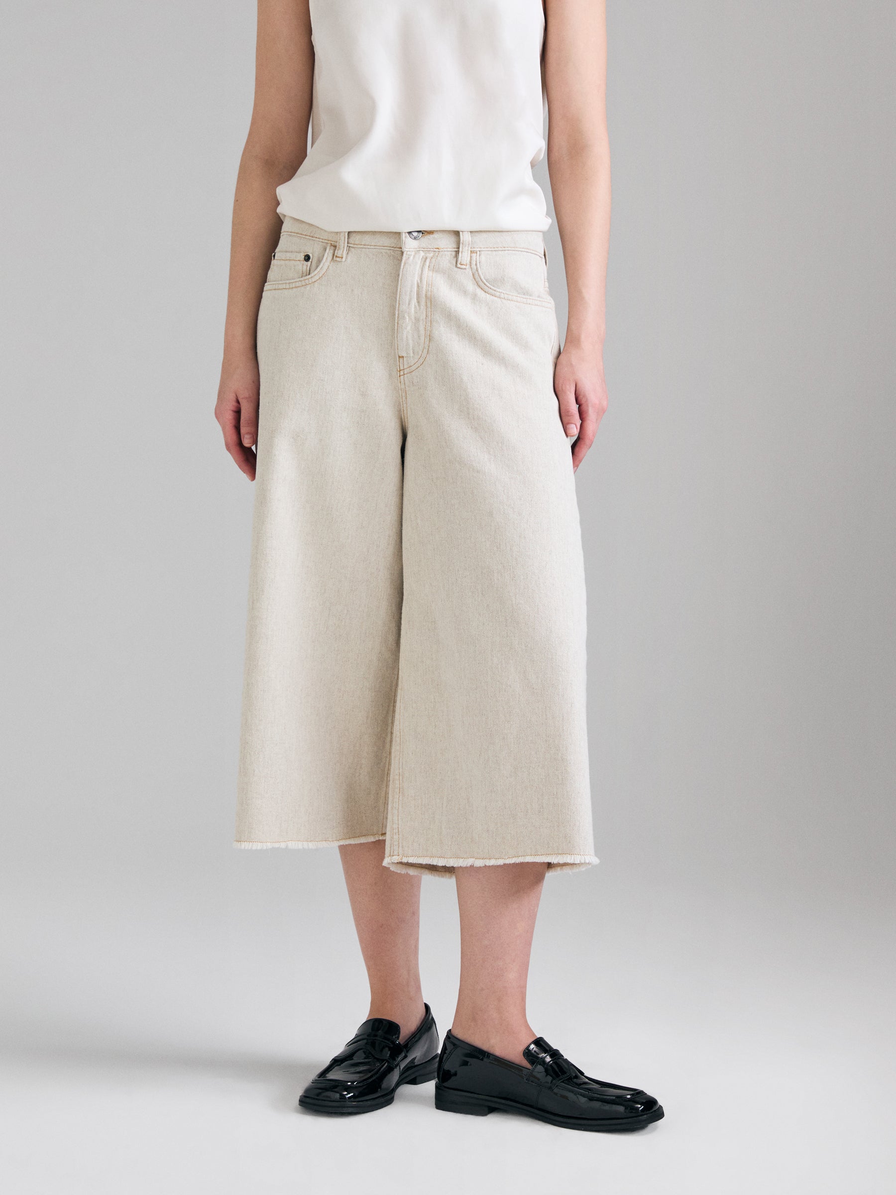 Bermudas de jeans com franjas - ucb_image_FY