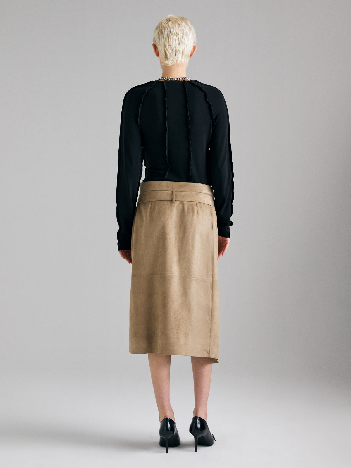 T-shirt moldada - ucb_image_B