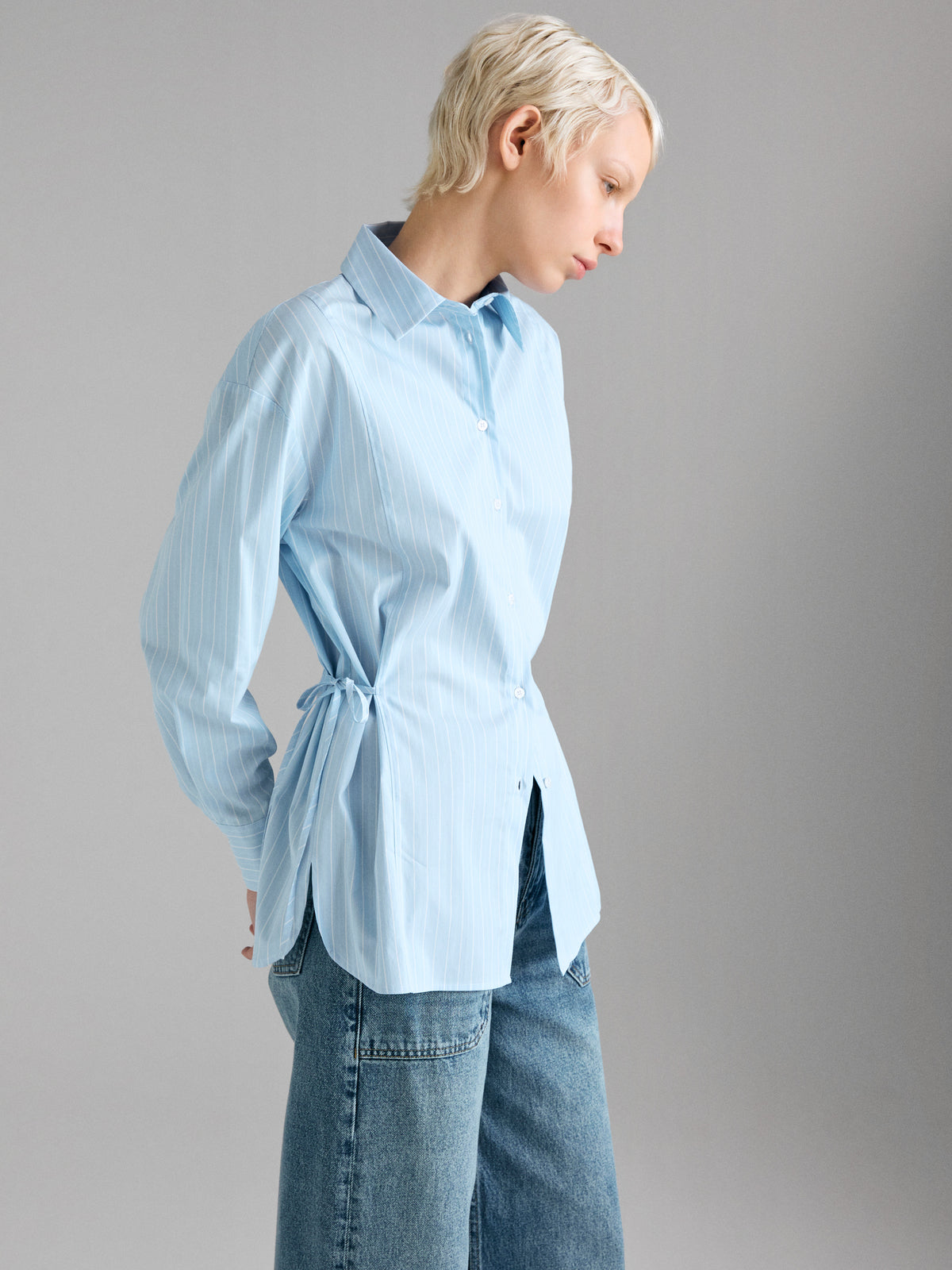 Striped shirt with laces