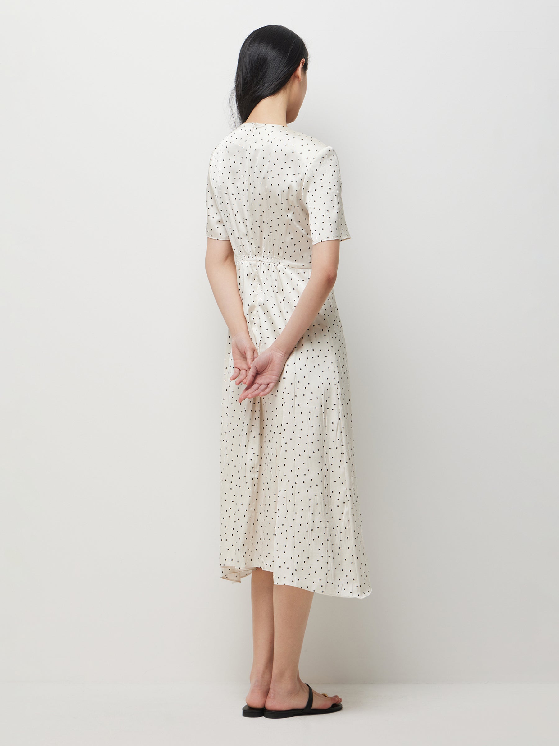 Vestido midi às bolinhas - ucb_image_B