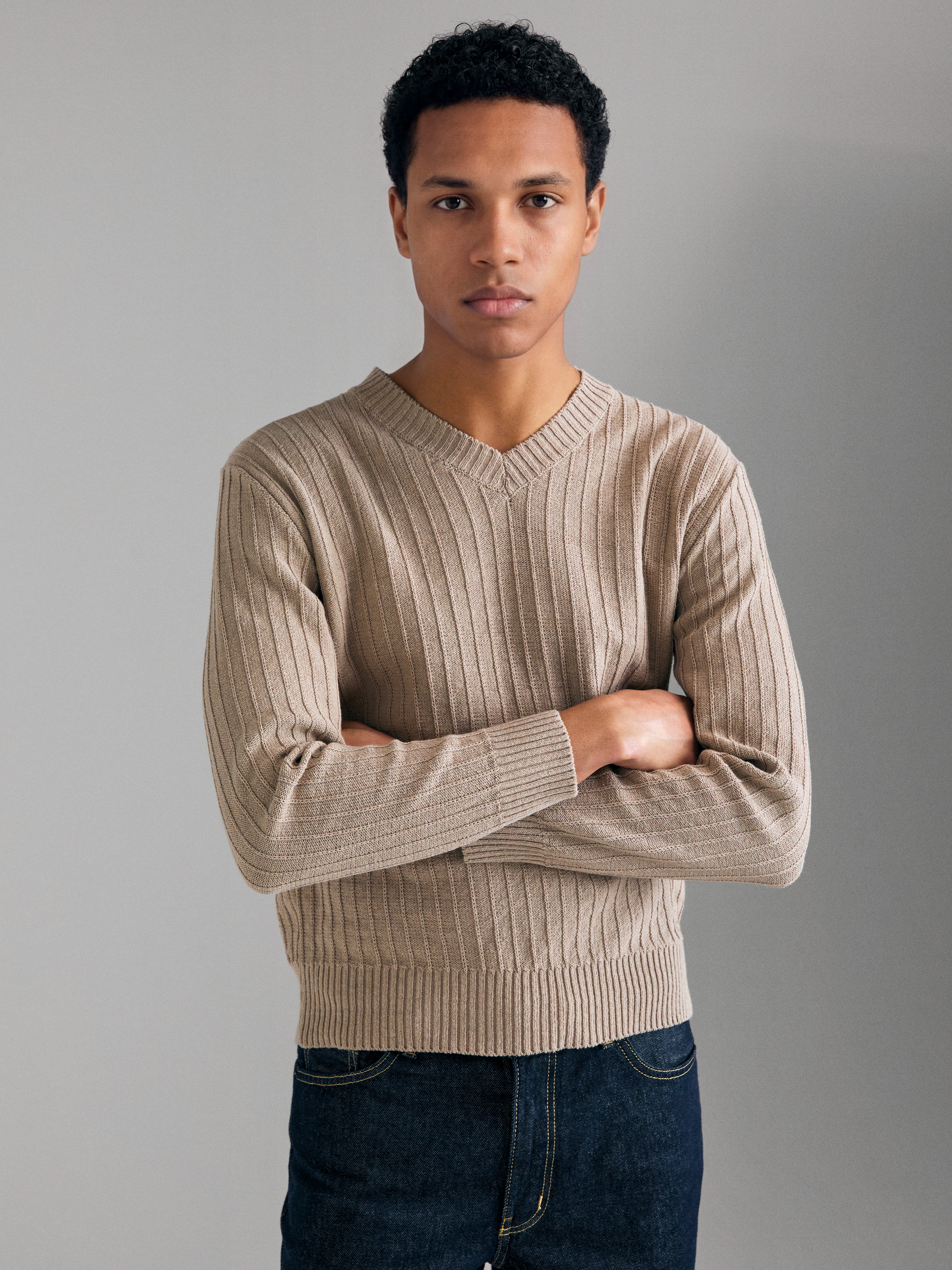 Camisola com decote em V - ucb_image_FY