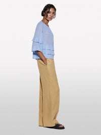 Blusa azul-claro com folhos - ucb_image_F