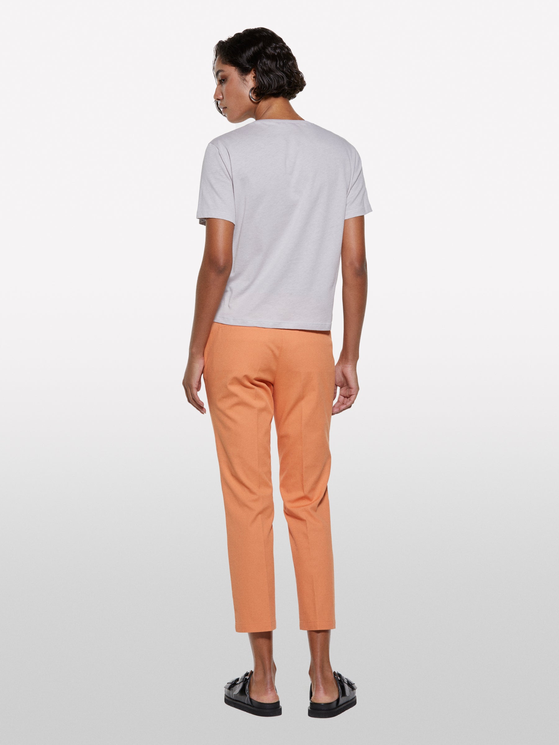 T-shirt cinzenta com estampa de estrelas - ucb_image_B