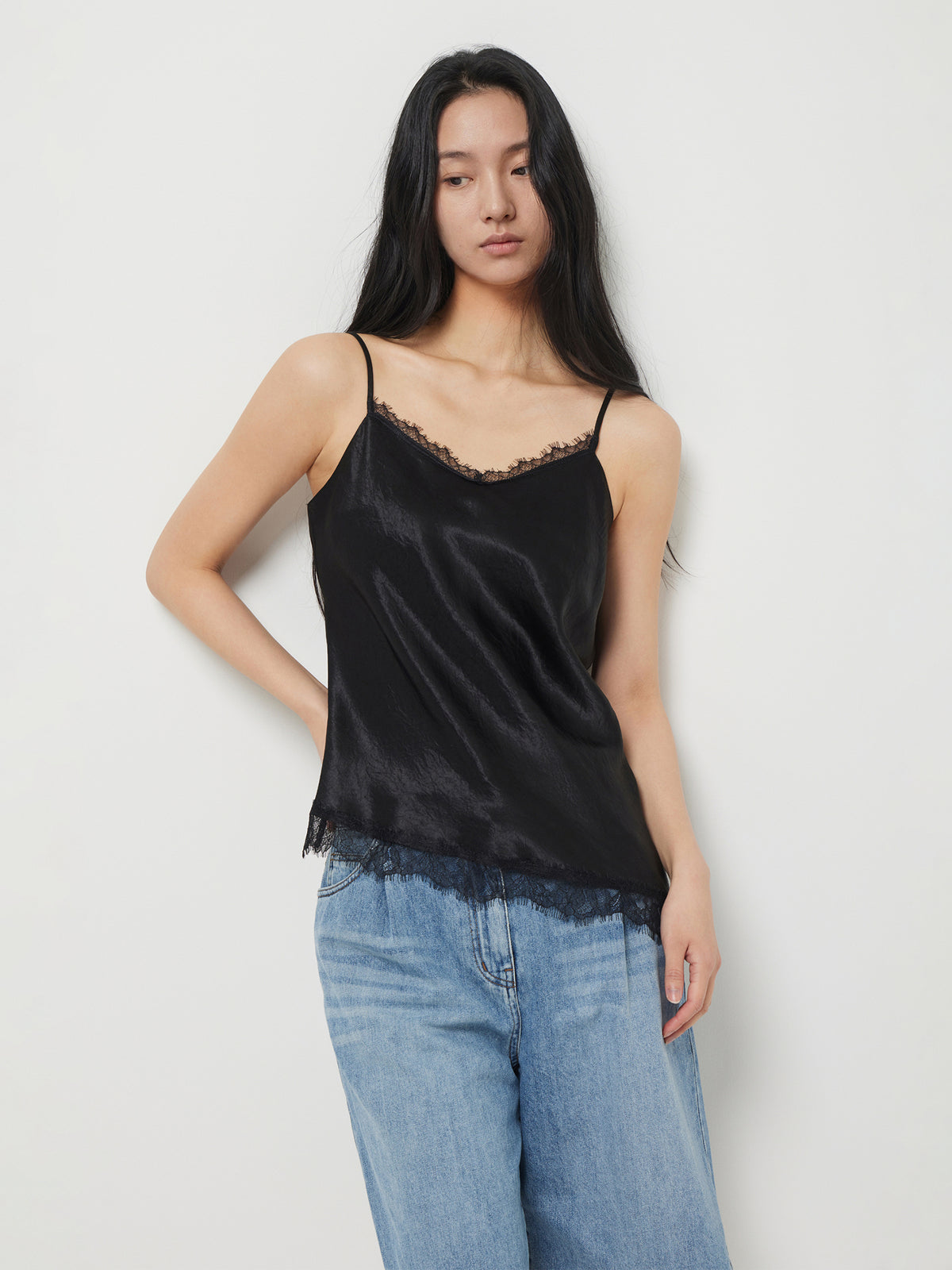 Asymmetrical top with lace