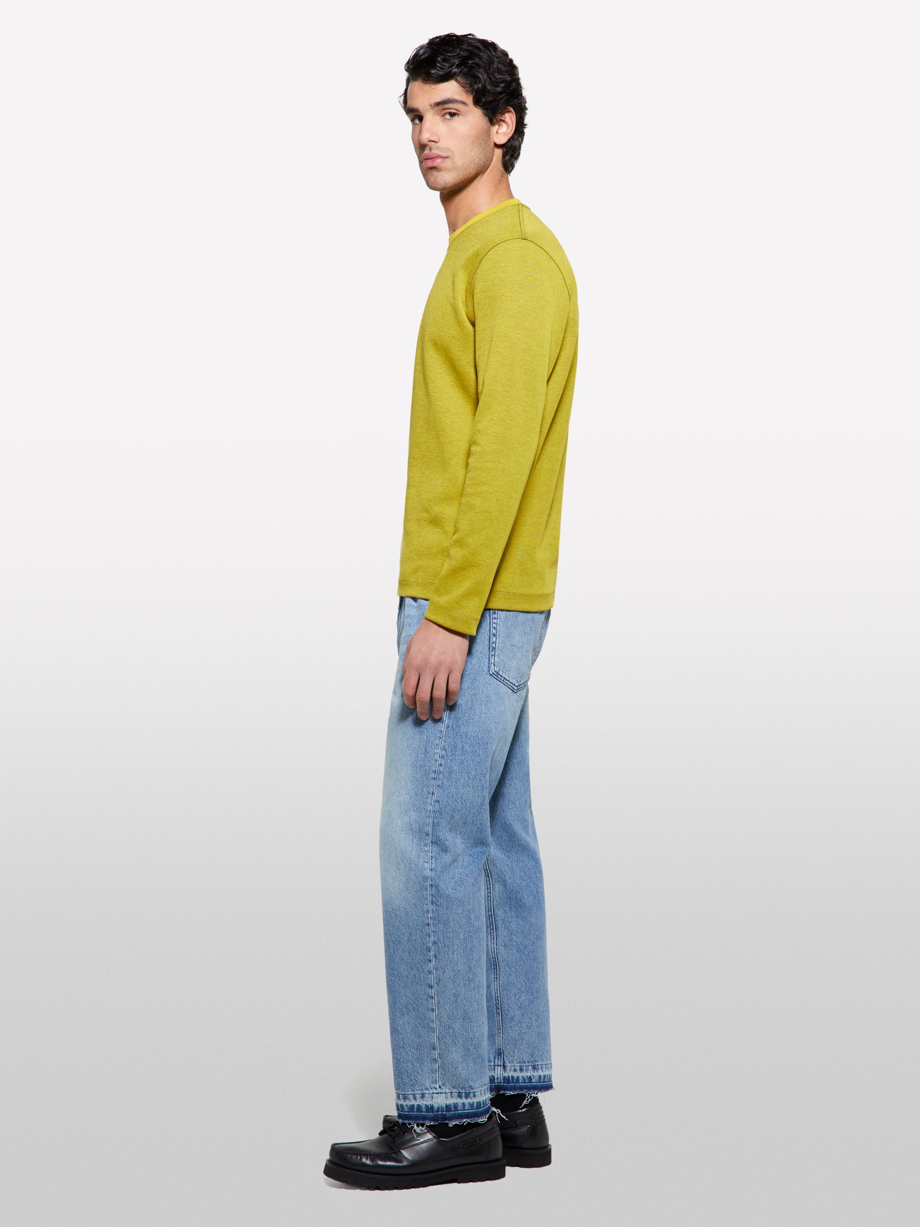 T-shirt amarela com mangas compridas e patch - ucb_image_F