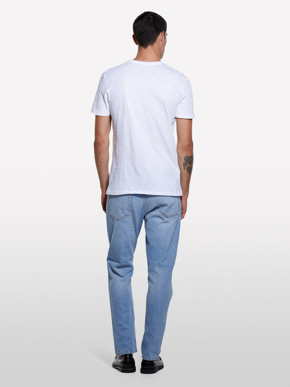 T-shirt branca com corte vivo - ucb_image_B