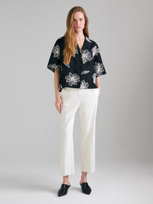 Camisa boxy fit bordada