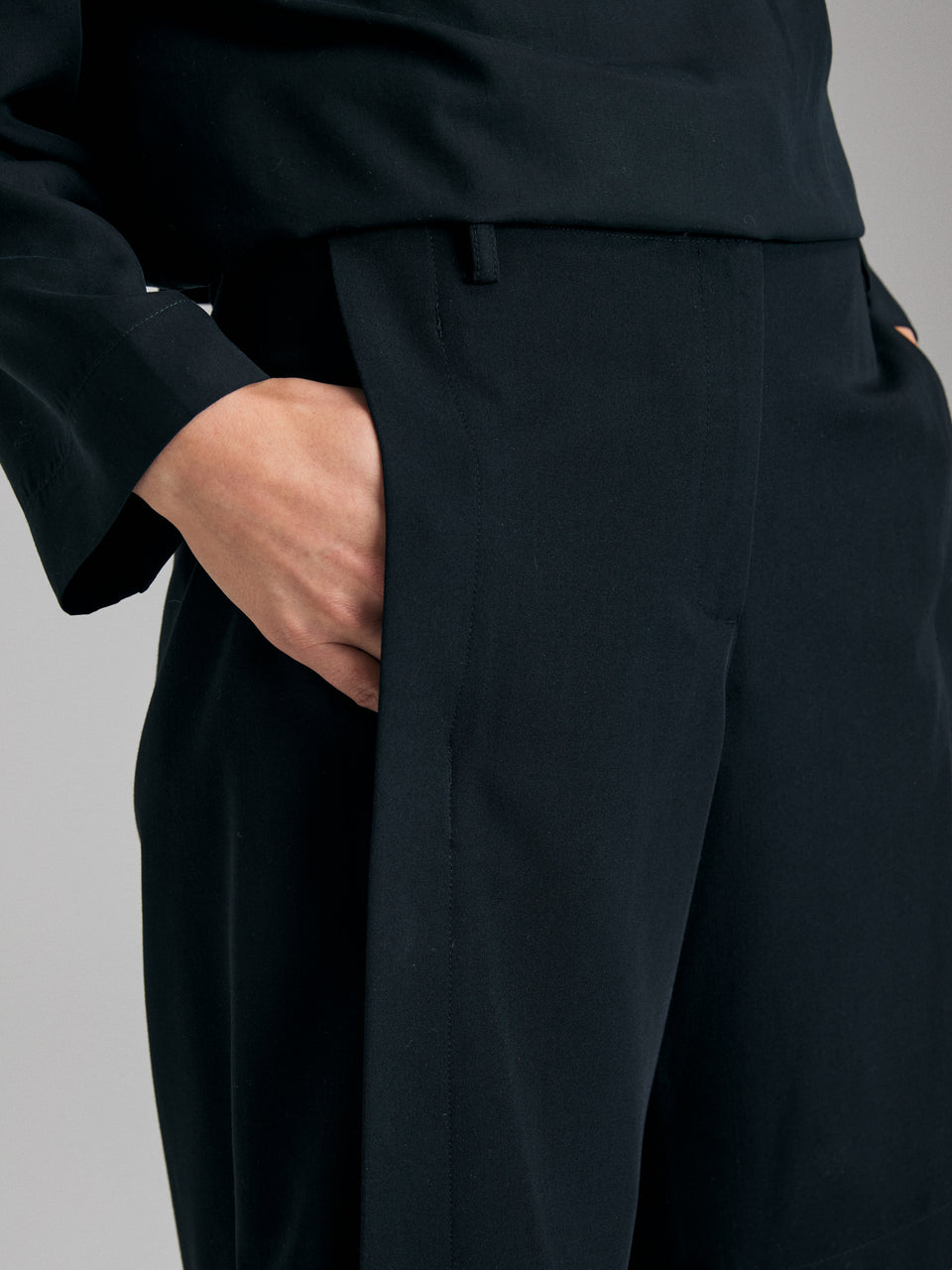 Bermudas pretas - ucb_image_FY