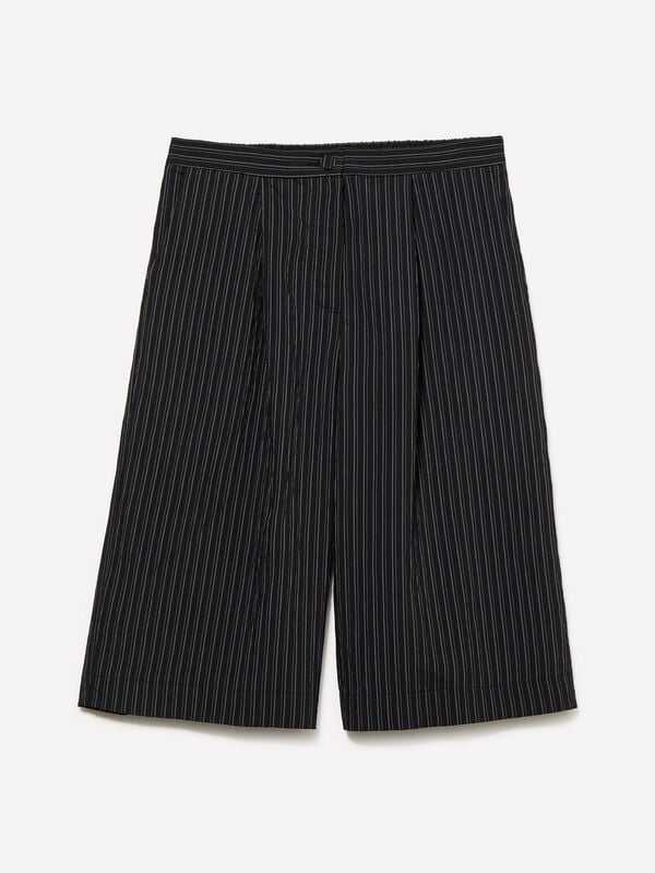 Bermudas pretas riscadas - calças calções para mulher | Sisley