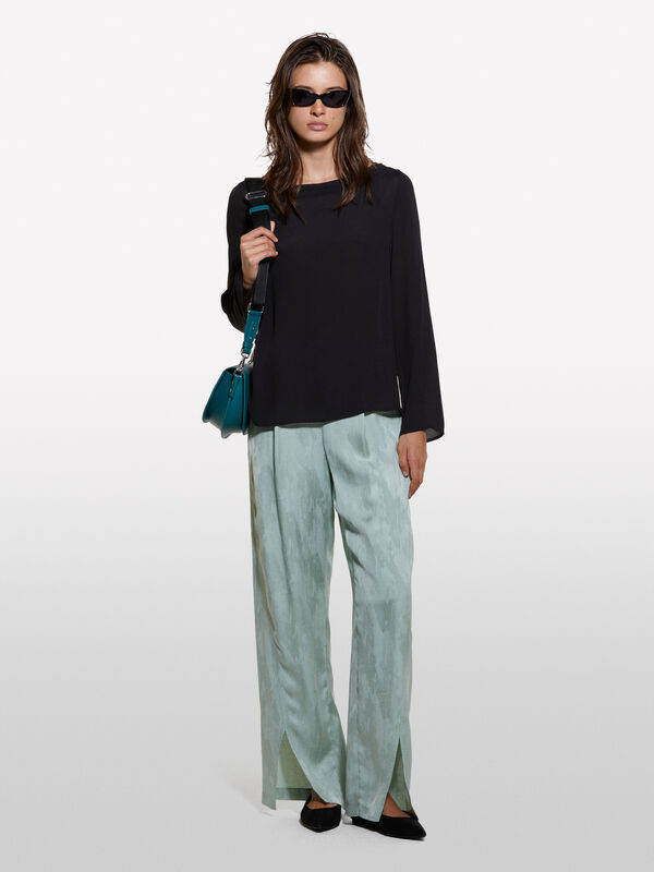 Blusa preta com decote &agrave; barco - blusas para mulher | Sisley