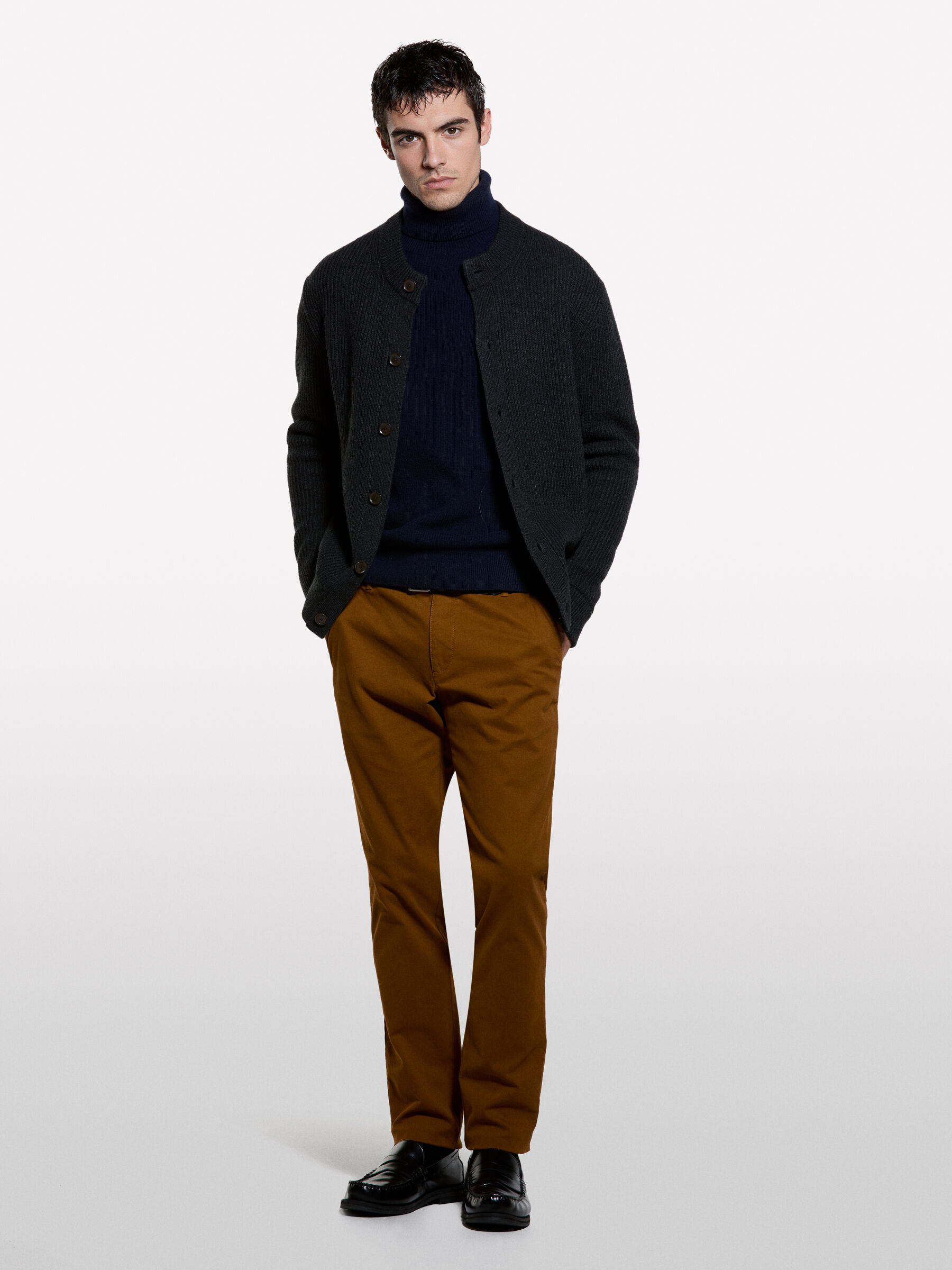 TURTLE NECK SWEATER Homem image number null