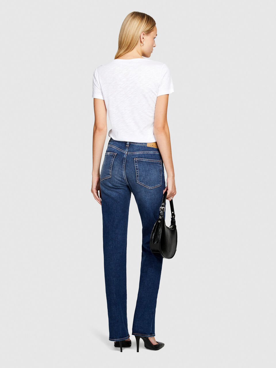 T-shirt decote redondo com corte vivo Mulher image number null