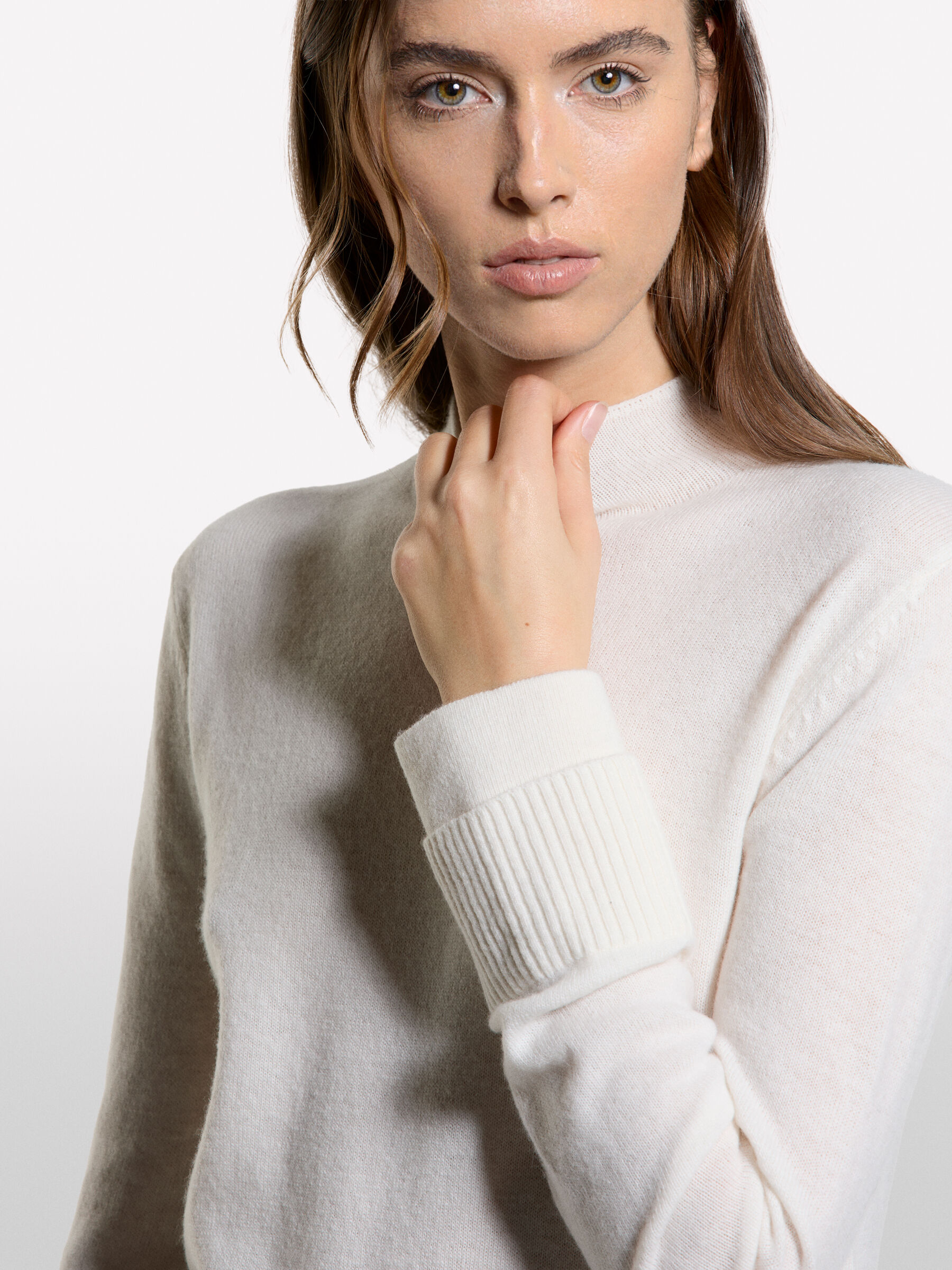 TURTLE NECK SWEATER Mulher image number null