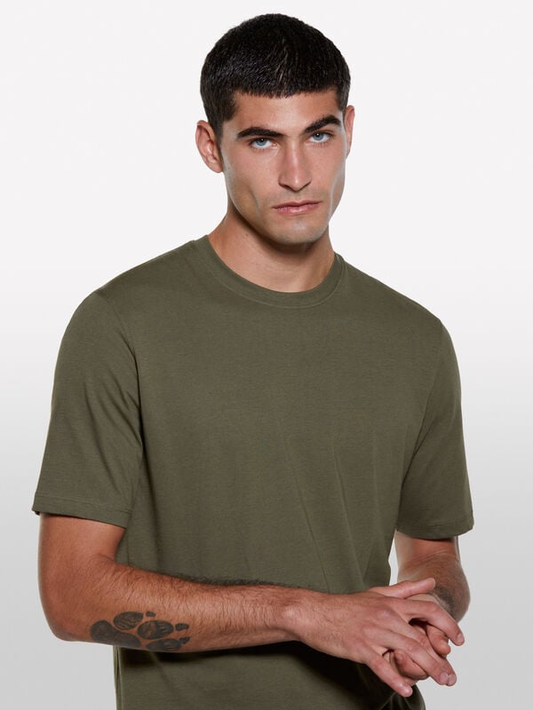 T-shirt de manga curta regular fit verde-oliva T-shirt de manga curta regular fit verde-oliva - t-shirt de manga curta para homem | Sisley