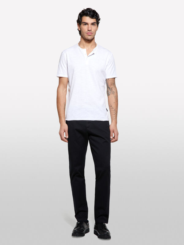 Calças chino slim fit preta - calças slim para homem | Sisley