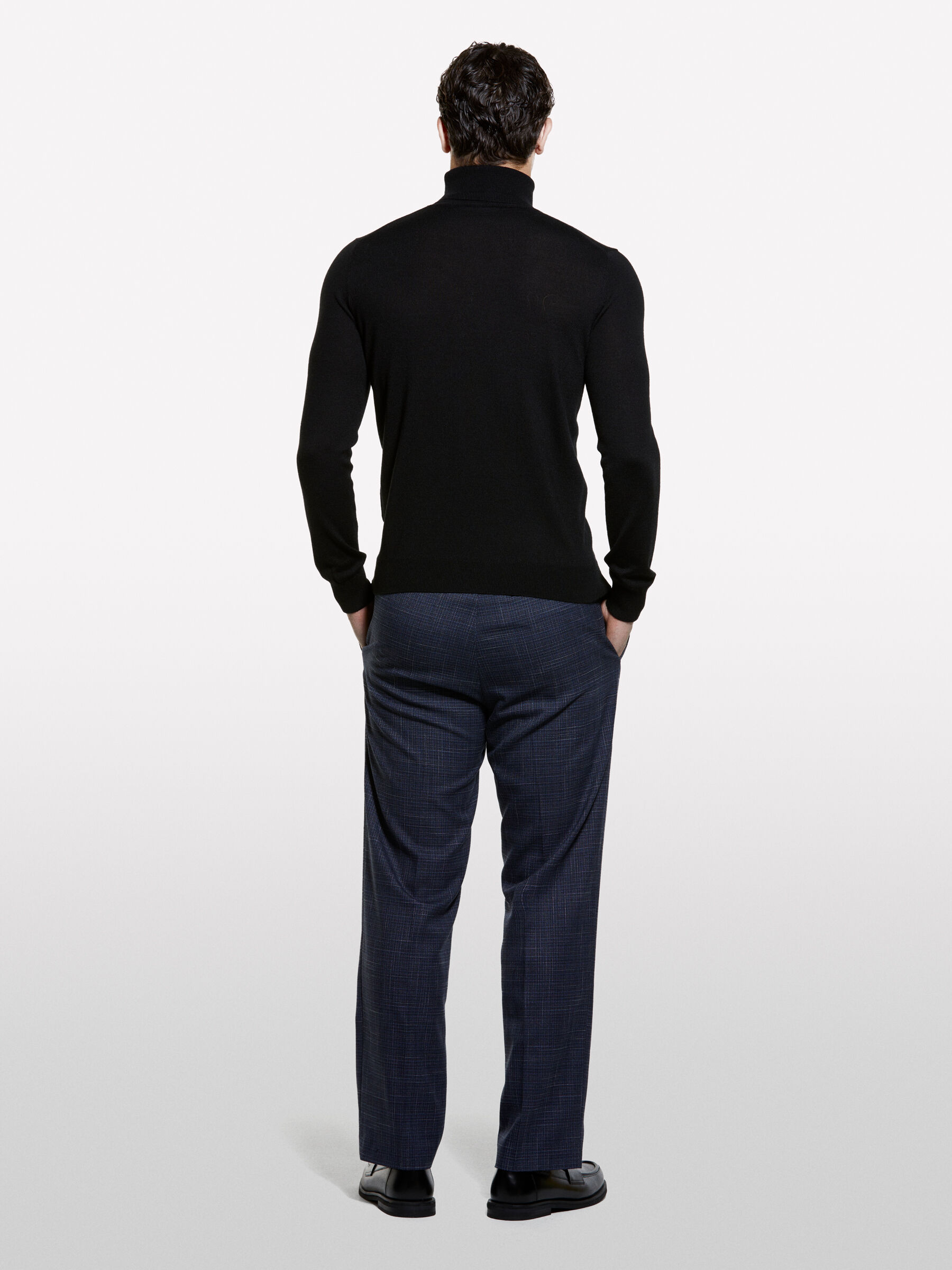 TURTLE NECK SWEATER Homem image number null
