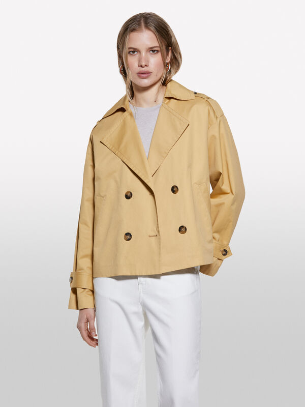 Trench coat curto mostarda - trenches e impermeáveis para mulher | Sisley