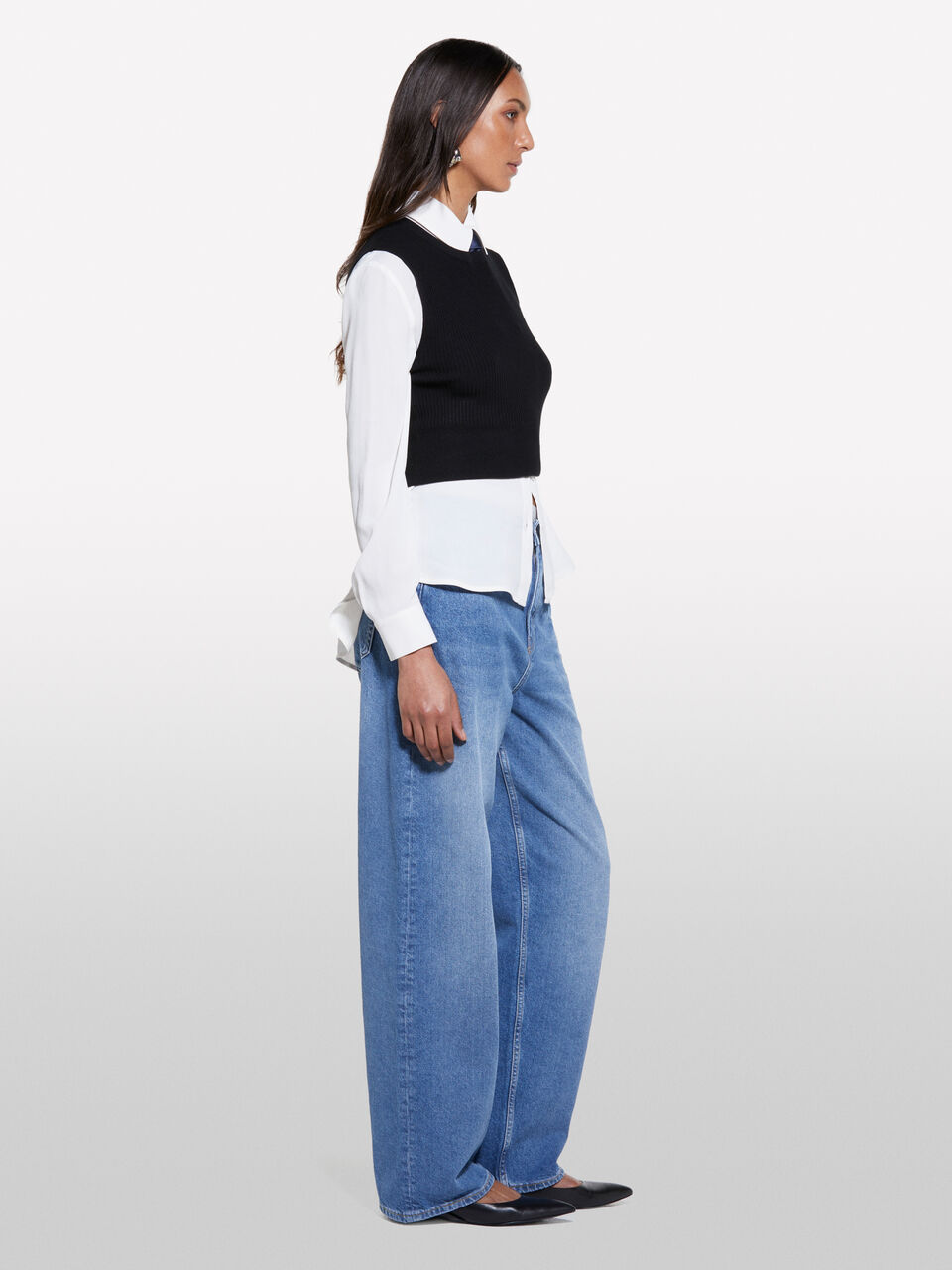 SLEEVELESS SWEATER Mulher image number null