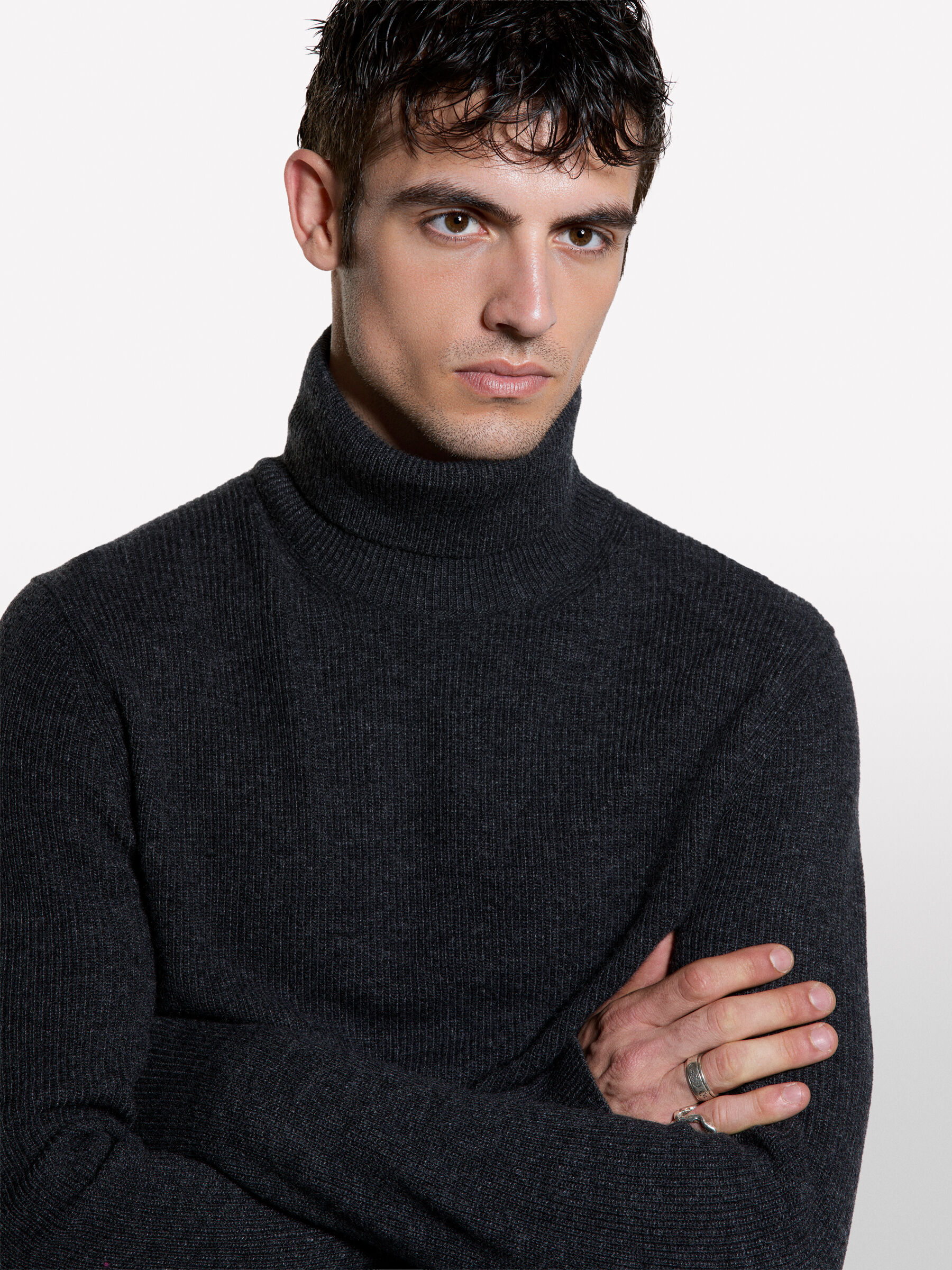 TURTLE NECK SWEATER Homem image number null