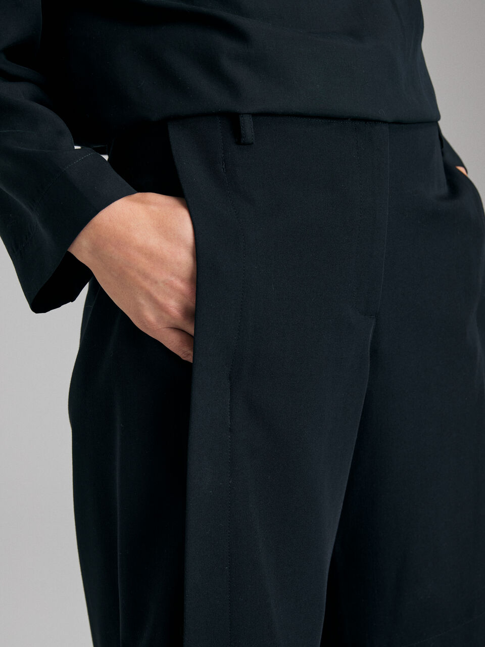 BERMUDA Mulher image number null