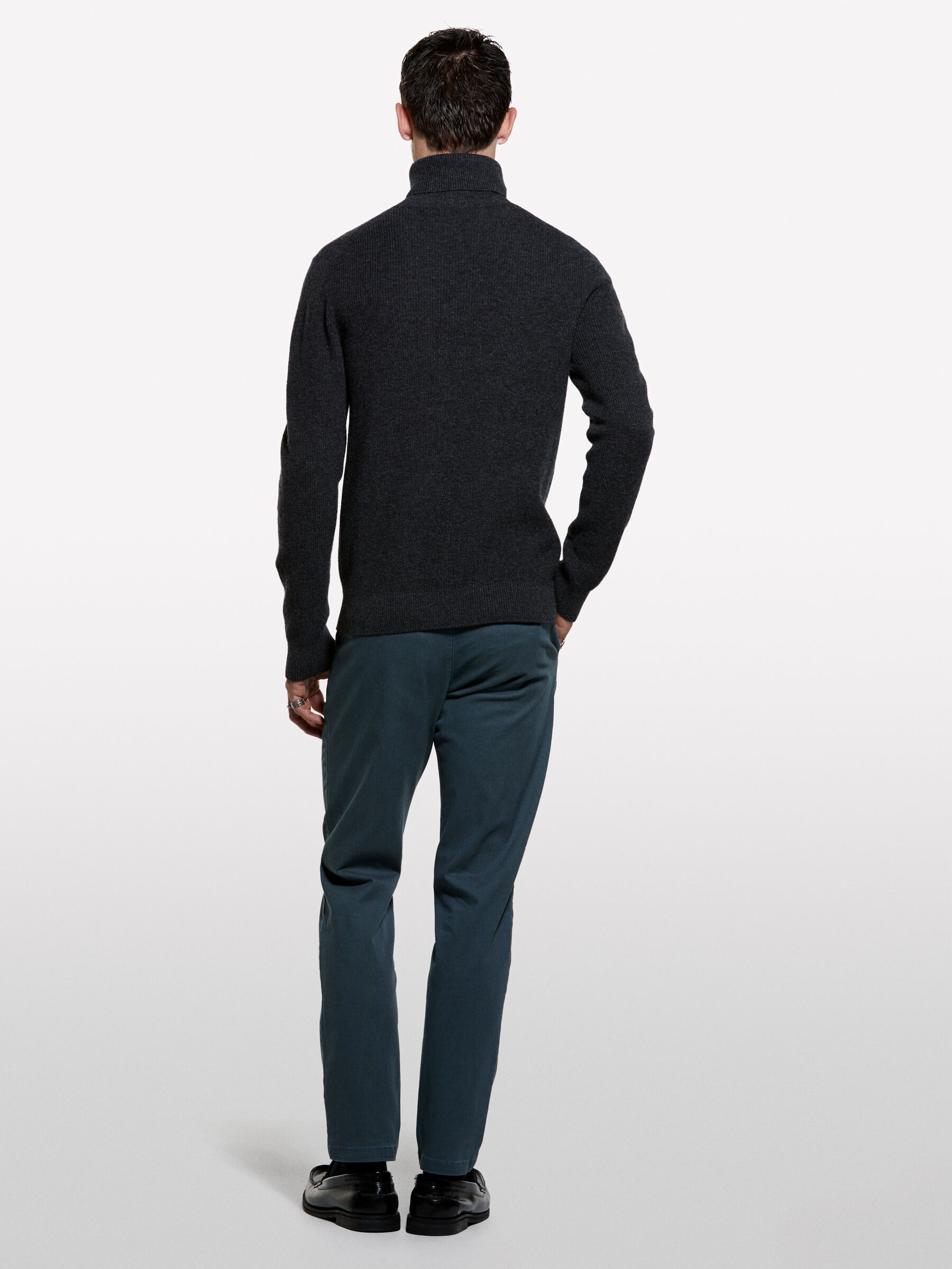 TURTLE NECK SWEATER Homem image number null