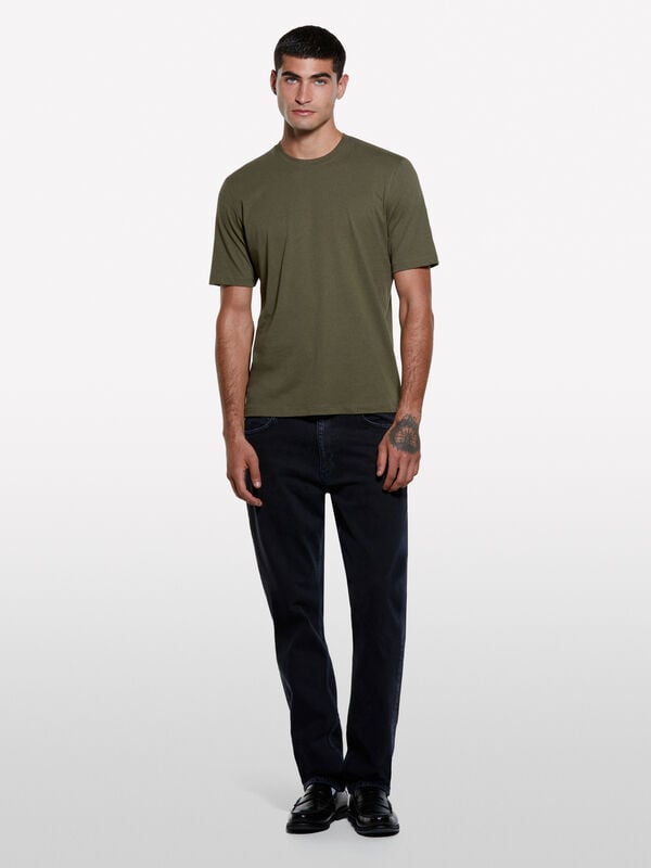 T-shirt de manga curta regular fit verde-oliva T-shirt de manga curta regular fit verde-oliva - t-shirt de manga curta para homem | Sisley