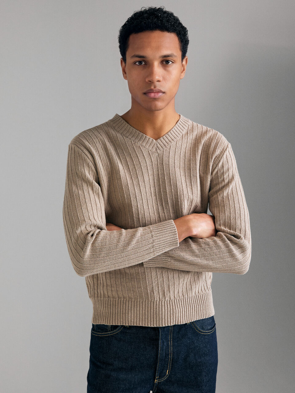 V NECK SWEATER L/S Homem image number null