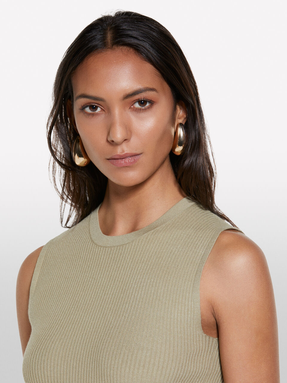 SLEEVELESS SWEATER Mulher image number null