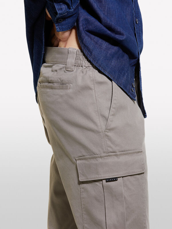 Cargo marrom slim comfort fit - calças cargo para homem | Sisley