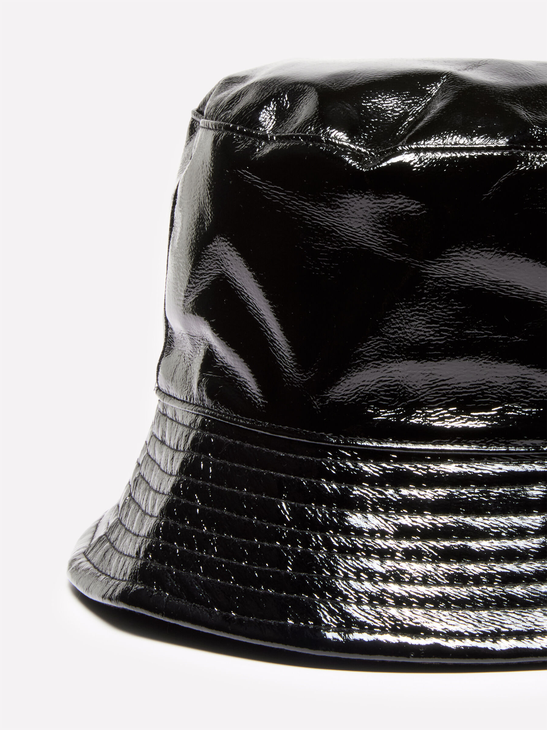 HAT Mulher image number null