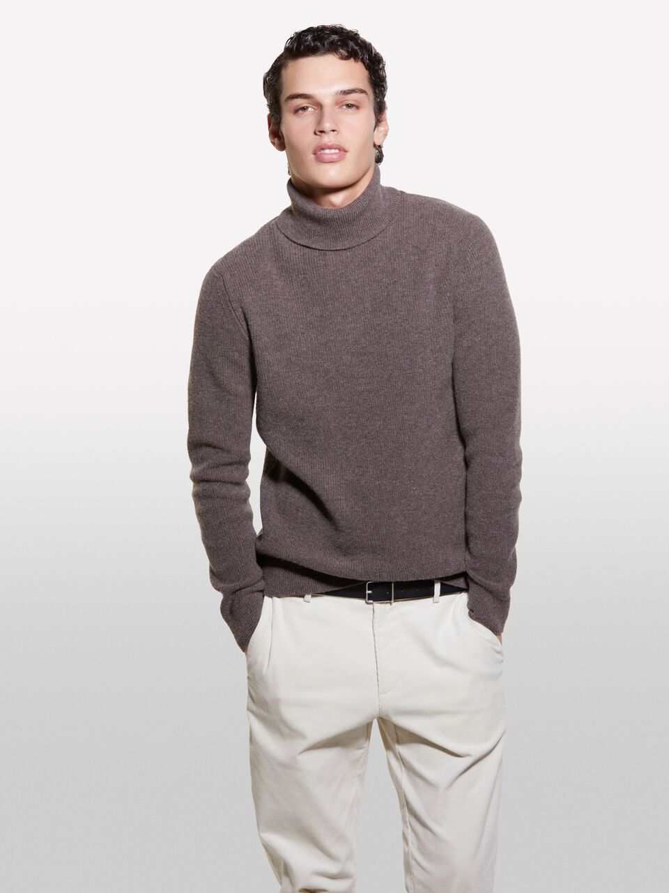 TURTLE NECK SWEATER Homem image number null