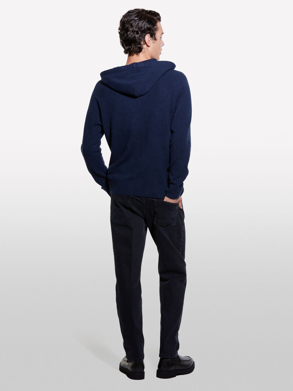SWEATER W/HOOD Homem image number null