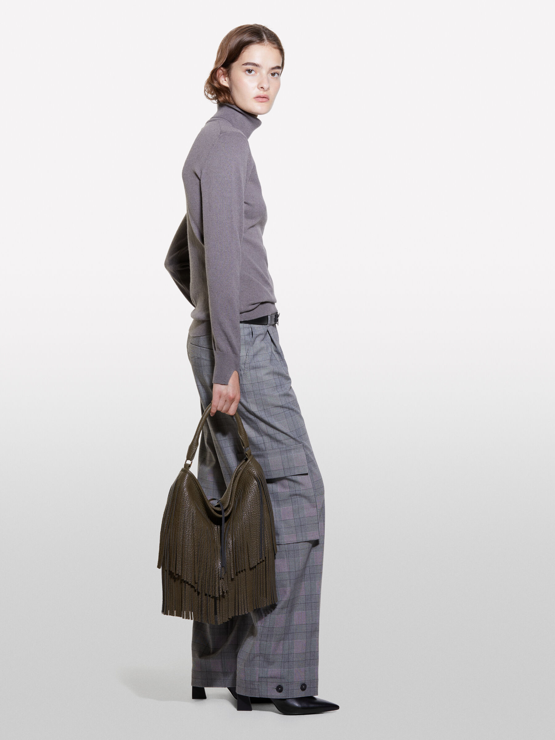 TURTLE NECK SWEATER Mulher image number null