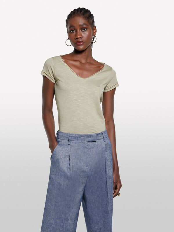 T-shirt decote em V verde militar - t-shirt de manga curta para mulher | Sisley