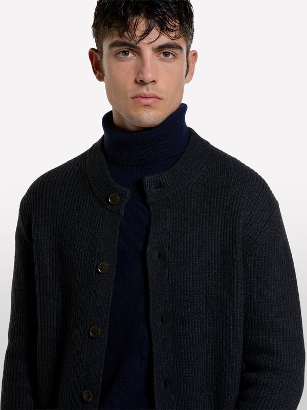 Cardigan with buttons in wool blend - cardig&atilde;s para homem | Sisley