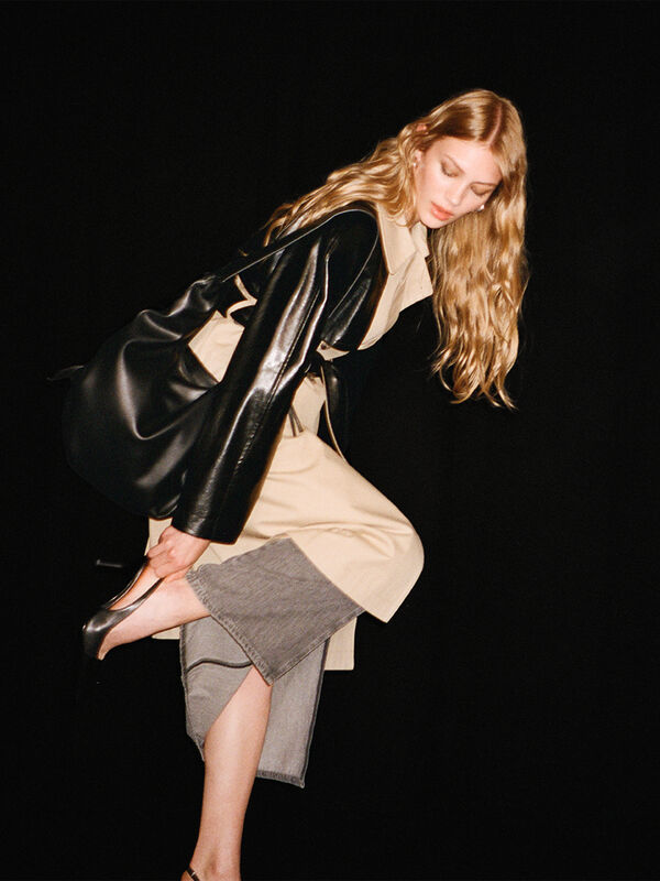 Trench com contraste - trenches e imperme&aacute;veis para mulher | Sisley