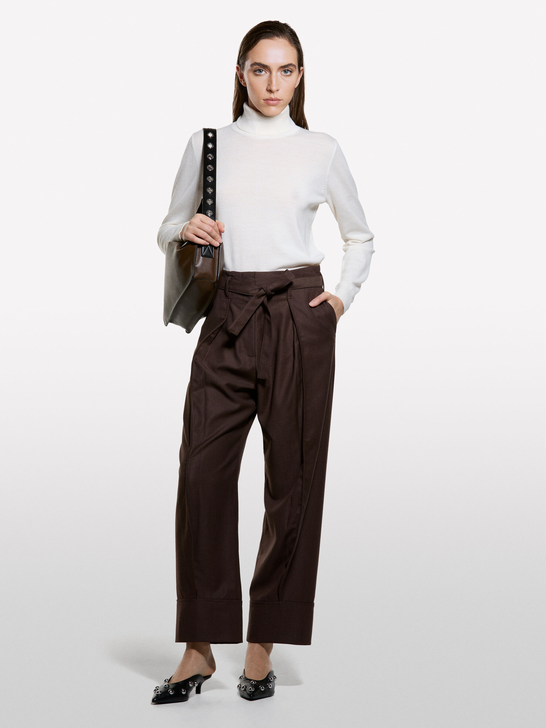 TURTLE NECK SWEATER Mulher image number null