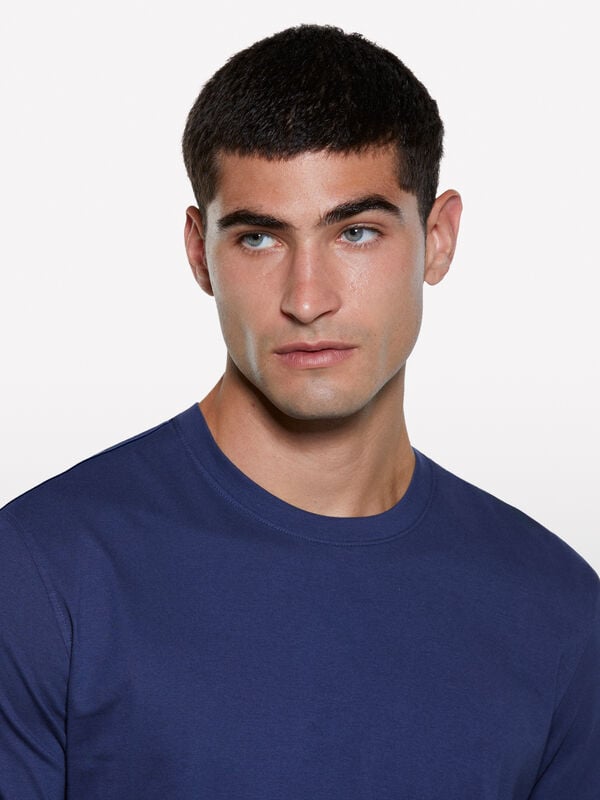 T-shirt de manga curta regular fit azul  T-shirt de manga curta regular fit azul  - t-shirt de manga curta para homem | Sisley