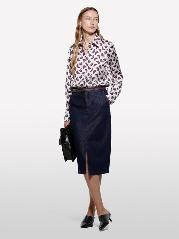 Camisa branco nata em cetim estampado. Camisa branco nata em cetim estampado. - camisas para mulher | Sisley