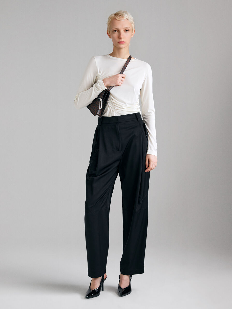 TROUSERS Mulher image number null