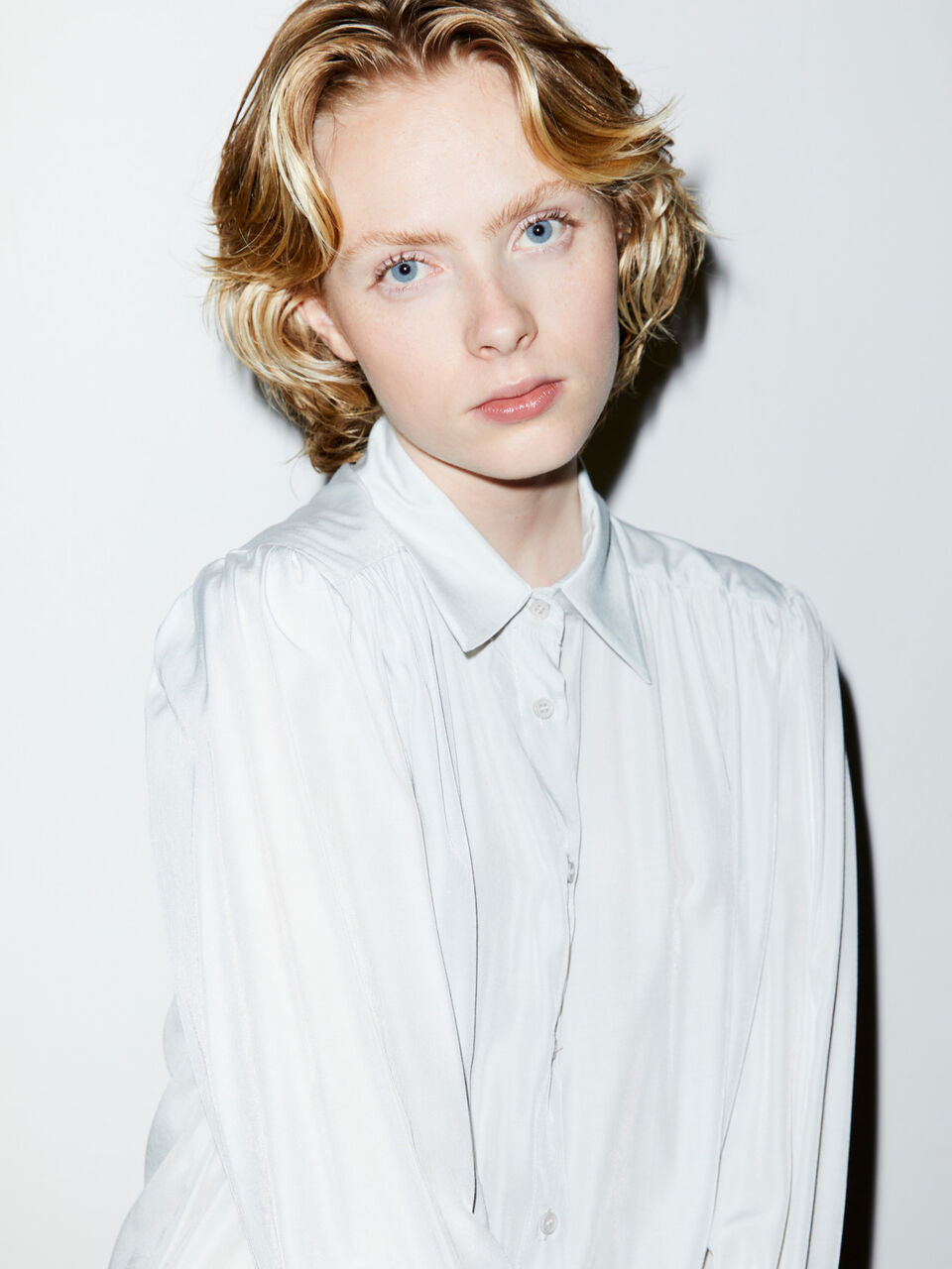 Camisa em cetim Mulher image number null