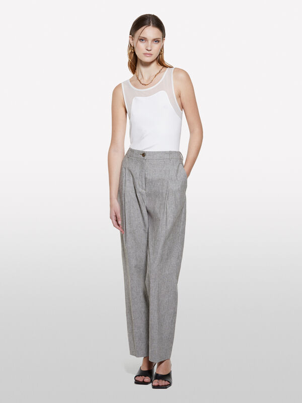 Top branco com tule Top branco com tule - tops para mulher | Sisley