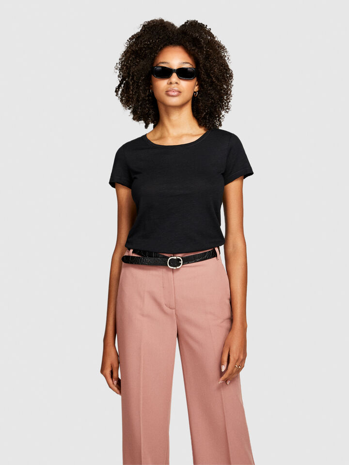 T-shirt decote redondo com corte vivo Mulher