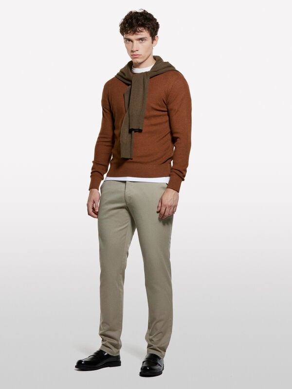 Calças chino tortora - calças chinos para homem | Sisley