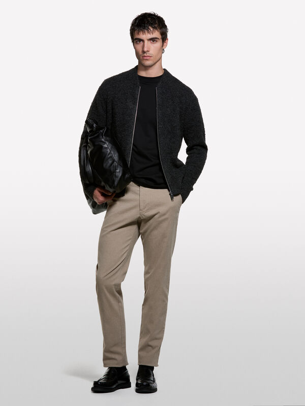 T-shirt preta com estampa 100% algod&atilde;o org&acirc;nico - t-shirt de manga curta para homem | Sisley