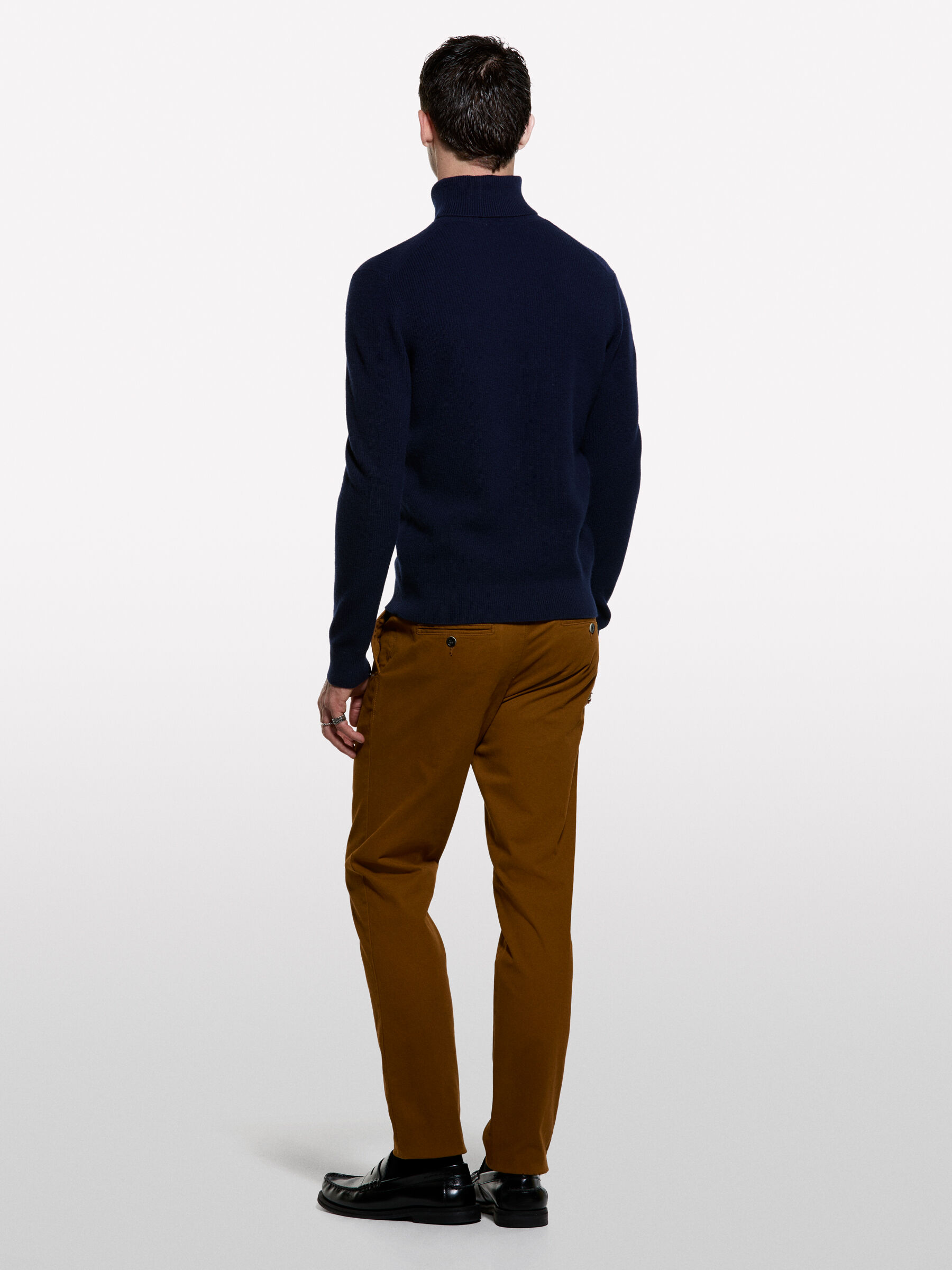 TURTLE NECK SWEATER Homem image number null