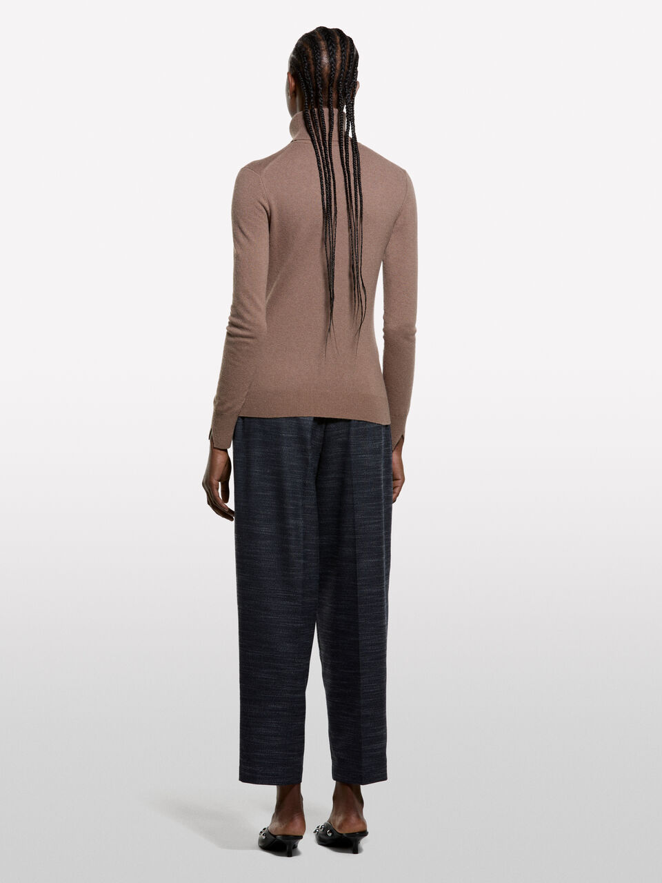 TURTLE NECK SWEATER Mulher image number null